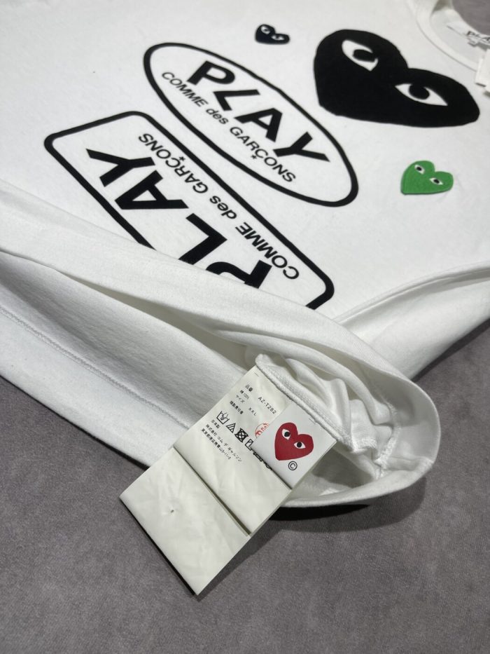 Camiseta Play Comme des Garcons Estampado Gráfico - Image 3