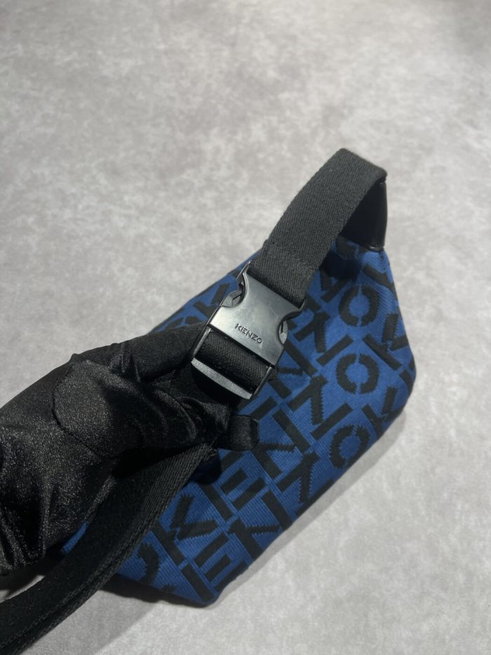 Cangurera Kenzo Con Estampado De Marca - Image 5