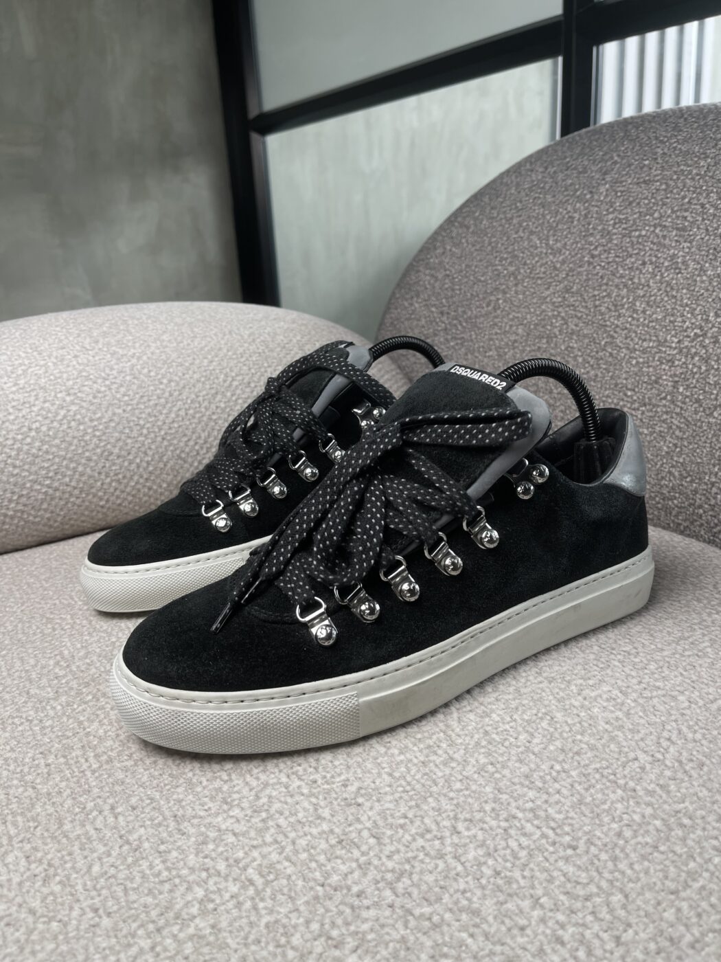 img_4954 Tenis Dsquared2 bajos Negros - Image 1