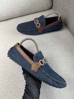 Mocasines Louis Vuitton Con Hebilla Característica - Image 2