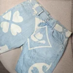Bermuda Moschino en denim azul claro