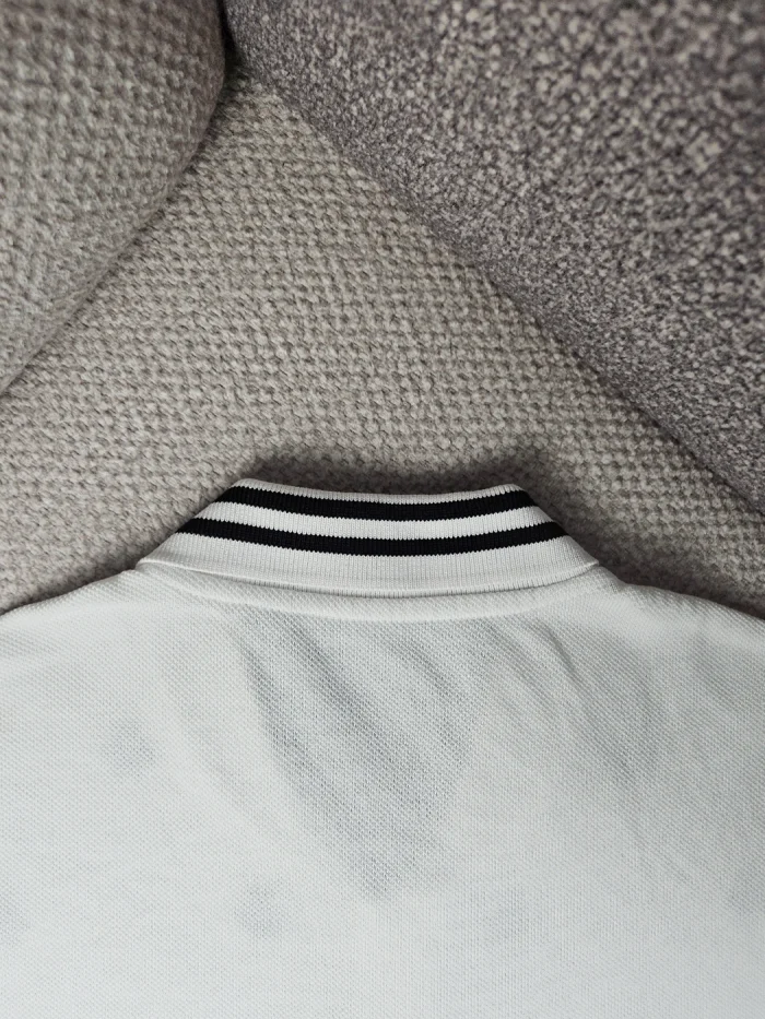 Polo Gucci con bordados de abejas - Image 3