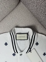 Polo Gucci con bordados de abejas - Image 2