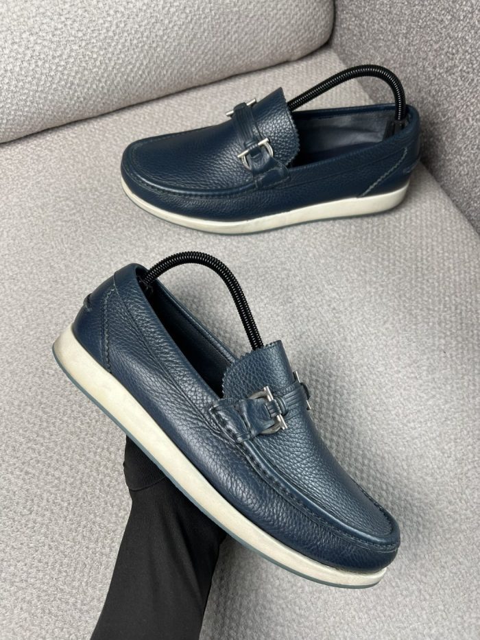 Mocasines Salvatore Ferragamo en cuero azul - Image 2