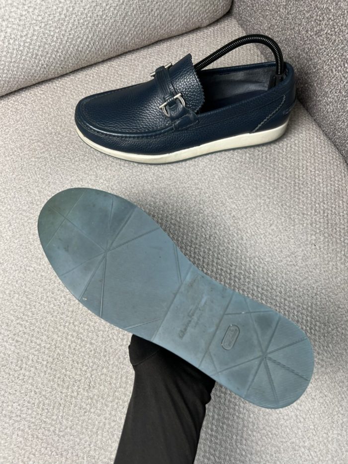 Mocasines Salvatore Ferragamo en cuero azul - Image 5
