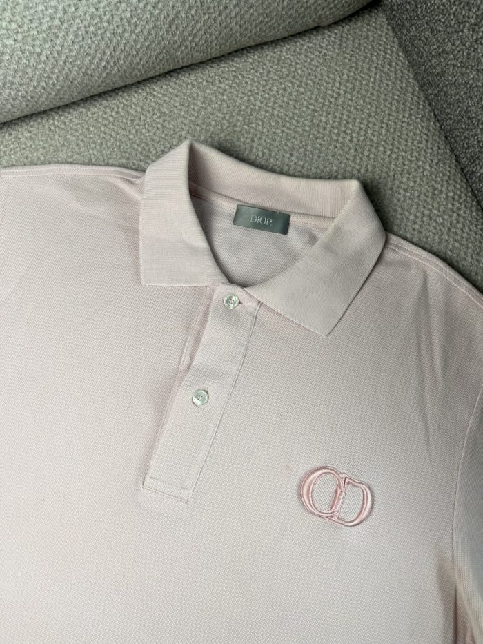 Polo Dior rosa con logo bordado rosa - Image 2