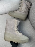 Botas Yeezy Season en lona beige - Image 2