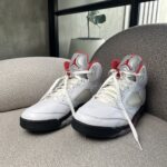 Tenis Air Jordan 5 Retro en cuero blanca