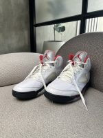 Tenis Air Jordan 5 Retro en cuero blanca