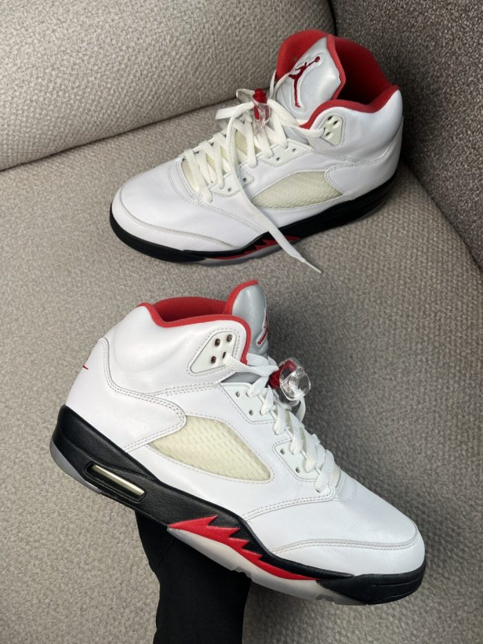 Tenis Air Jordan 5 Retro en cuero blanca - Image 2