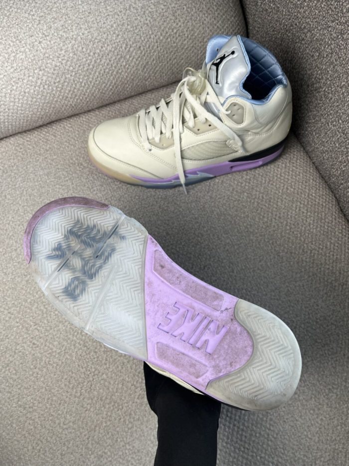 Tenis Air Jordan 5 en cuero blanca - Image 4