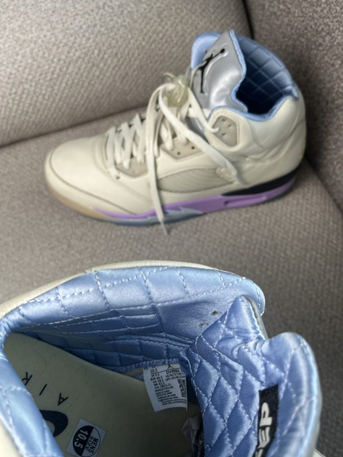 Tenis Air Jordan 5 en cuero blanca - Image 5