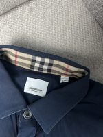 Camisa Burberry azul con detalle de check en el cuello - Image 3