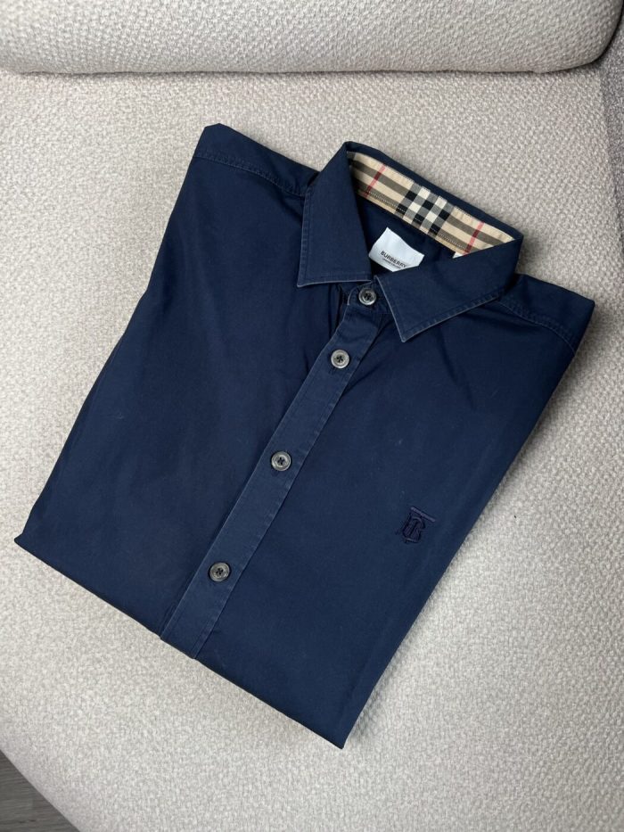 Camisa Burberry azul con detalle de check en el cuello - Image 6