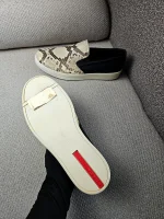 Prada mocasines slip-on en piel efecto pitón - Image 5
