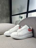 Tenis Alexander McQueen Oversized en piel blanca