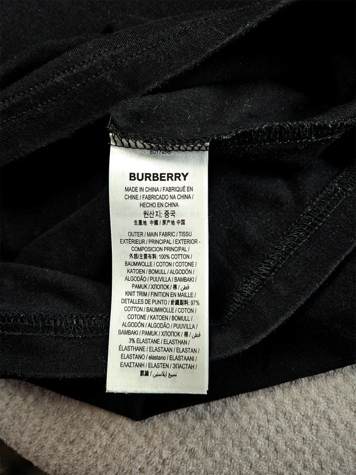 Camiseta Burberry estampado de logo - Image 4