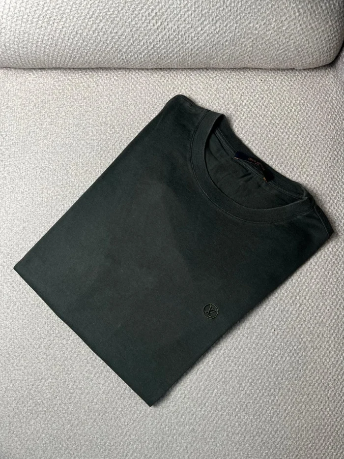 Camiseta louis Vutton color verde militar - Image 5