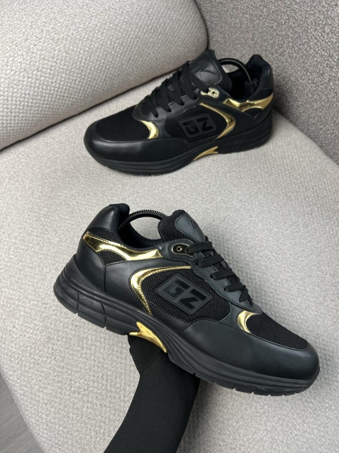 Tenis Giuseppe Zanotti negras con detalles dorados - Image 2