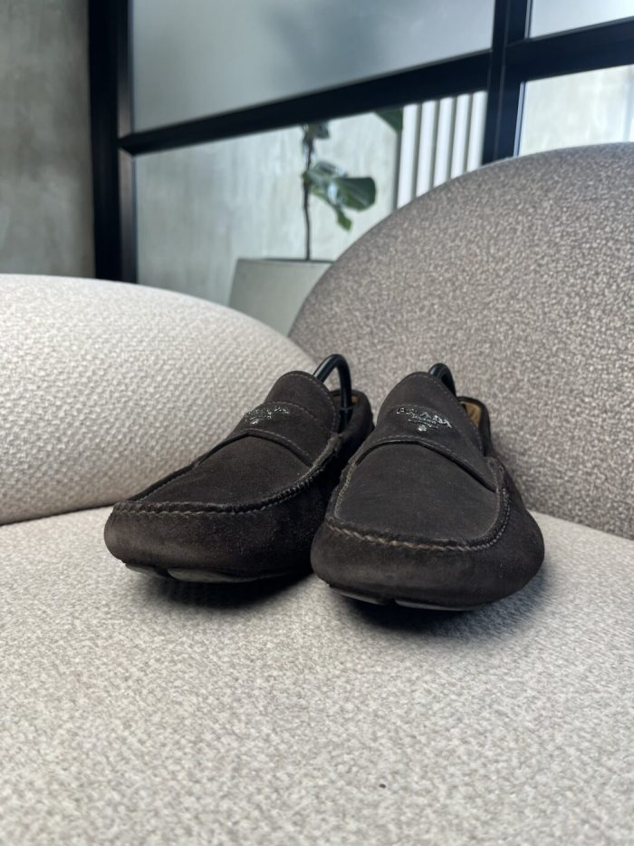 Mocasines Prada Con Placa - Image 3