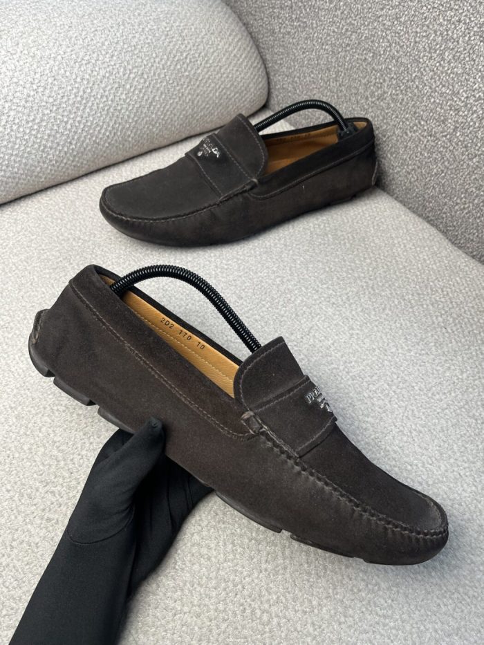 Mocasines Prada Con Placa - Image 2