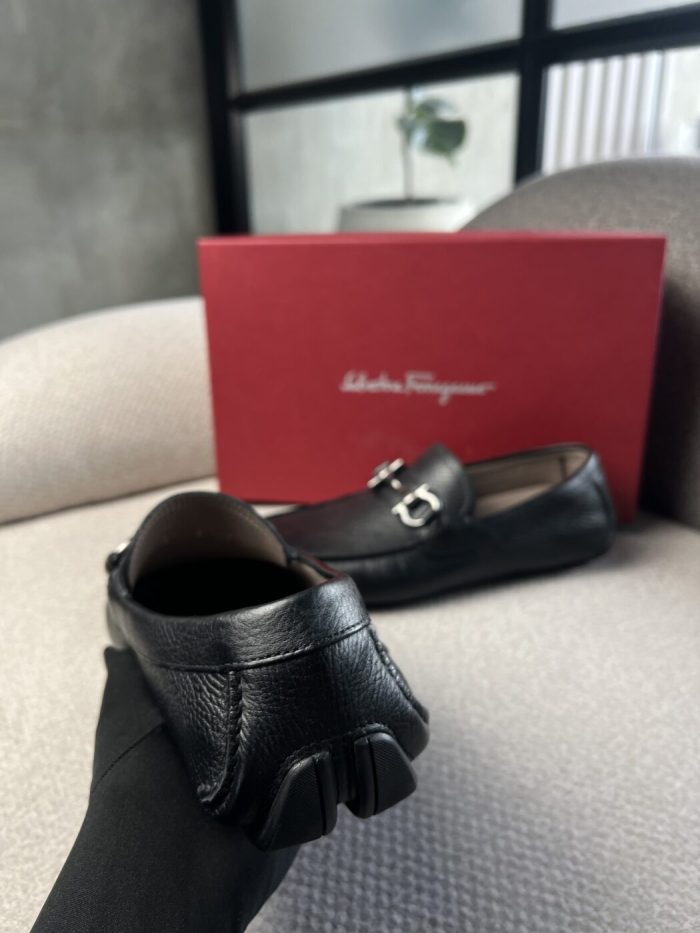 Mocasines Salvatore Ferragamo Con Hebilla Característica - Image 3