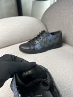 Tenis Louis Vuitton Con Estampado Gráfico - Image 4