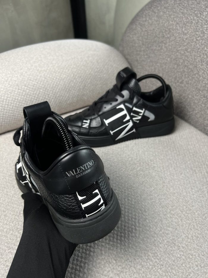 Tenis Valentino Con Bandas Del Logo En Lateral - Image 3