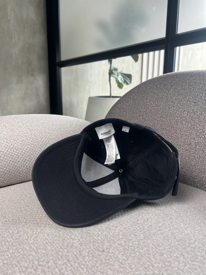 Gorra Burberry Con Logo - Image 4
