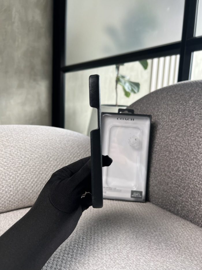 Forro Celular Coach, IPhone 12/13 Pro - Image 4
