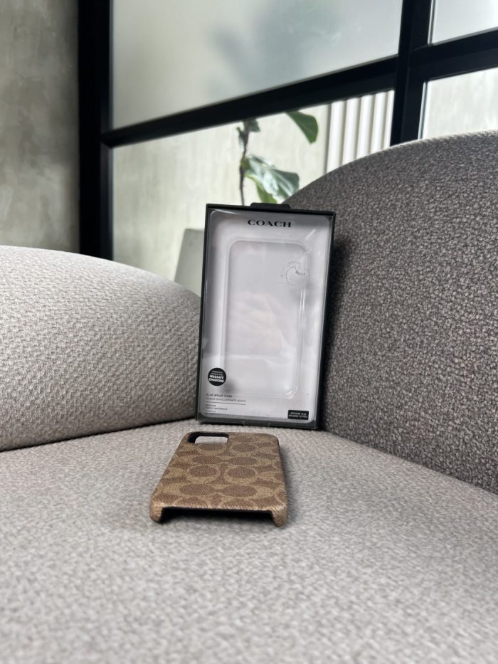 Forro Celular Coach, IPhone 12/13 Pro - Image 5