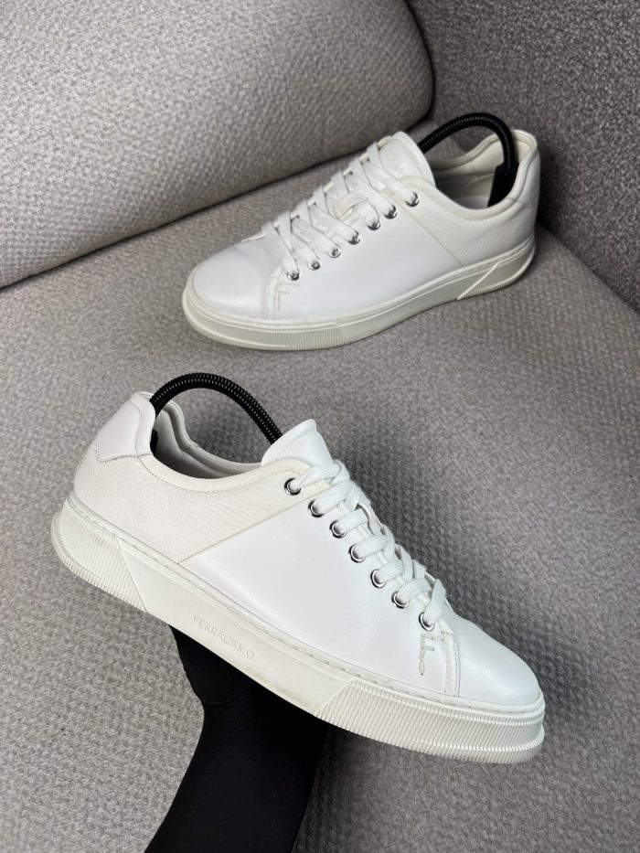 Tenis Ferragamo Planos - Image 2