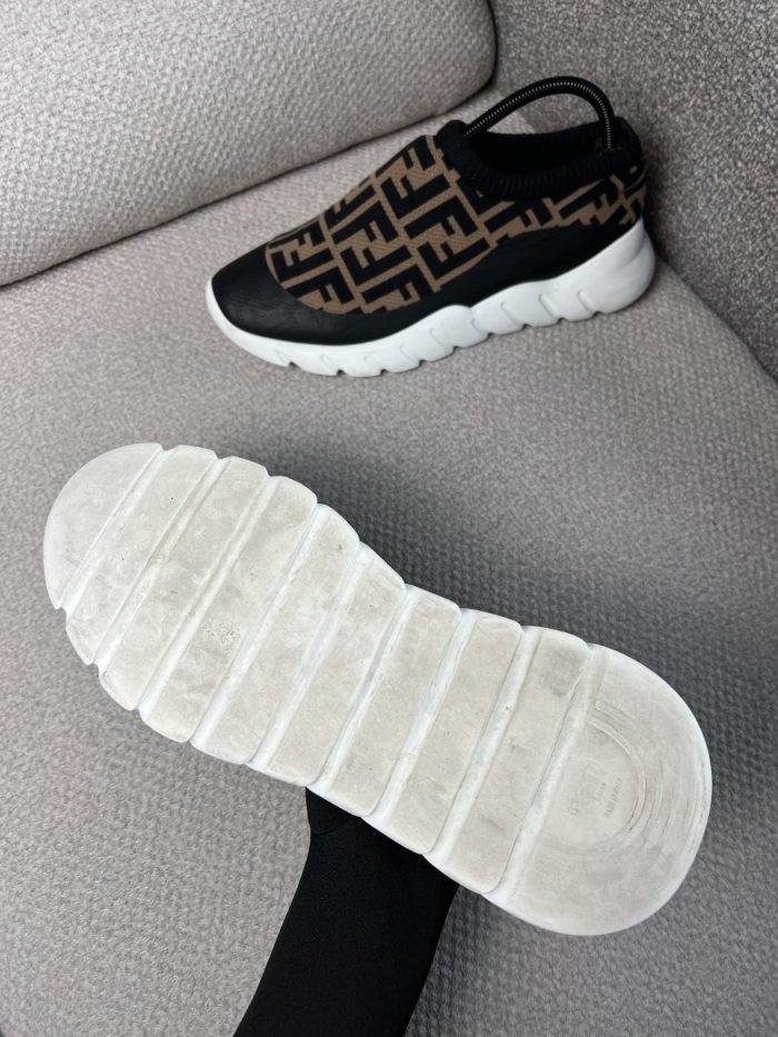 Tenis Fendi Flow Con Patrón FF - Image 5