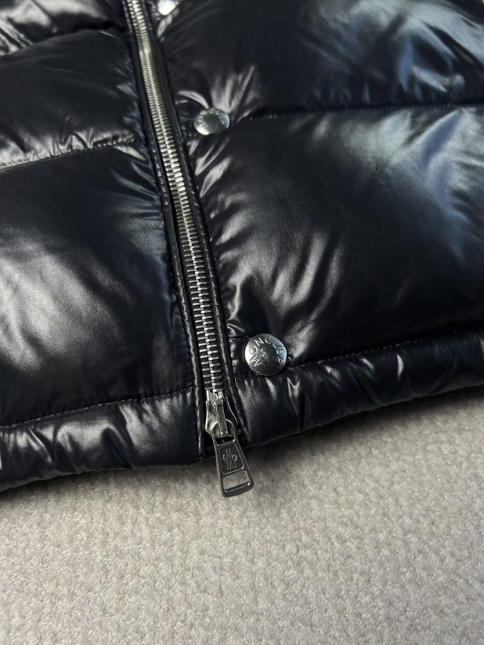 Chaqueta Moncler con Logo - Image 4