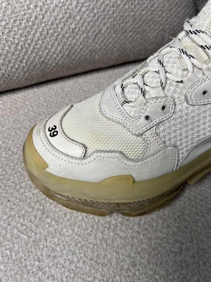 Tenis Balenciaga Triple S - Image 4