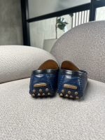 Mocasines Louis Vuitton Con Hebilla Característica - Image 6