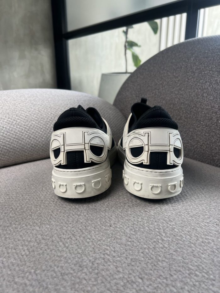 Tenis Salvatore Ferragamo Con Logo - Image 8