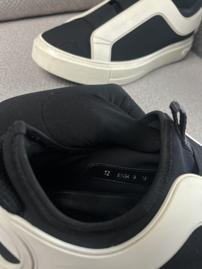Tenis Salvatore Ferragamo Con Logo - Image 4