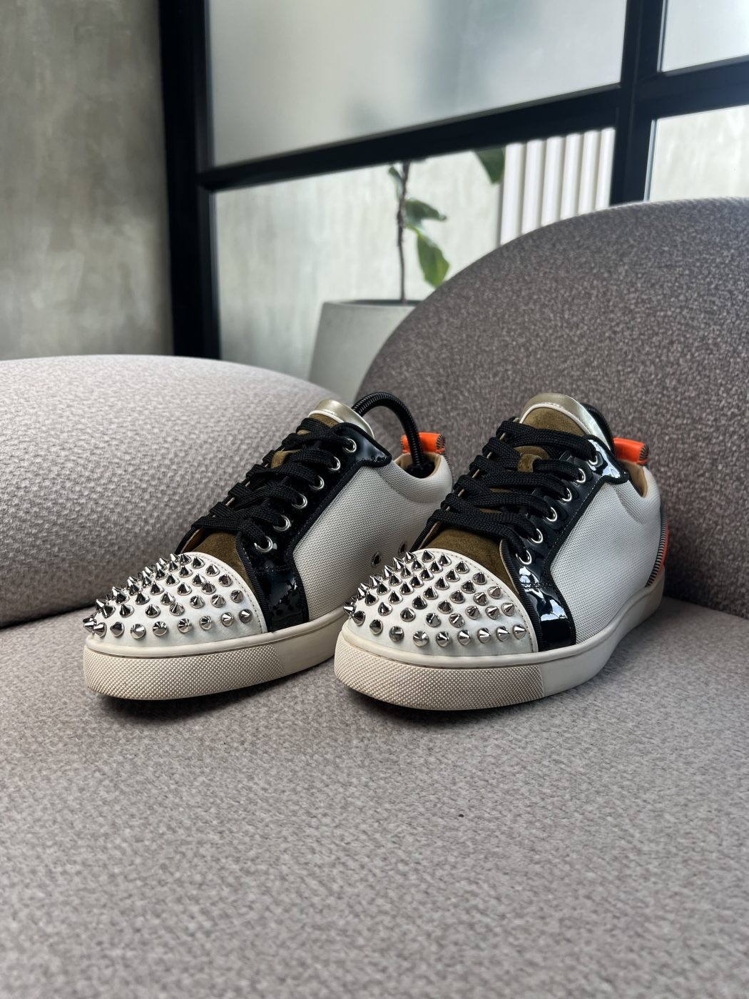 img_5431-5 Tenis Christian Louboutin Con Taches - Image 1