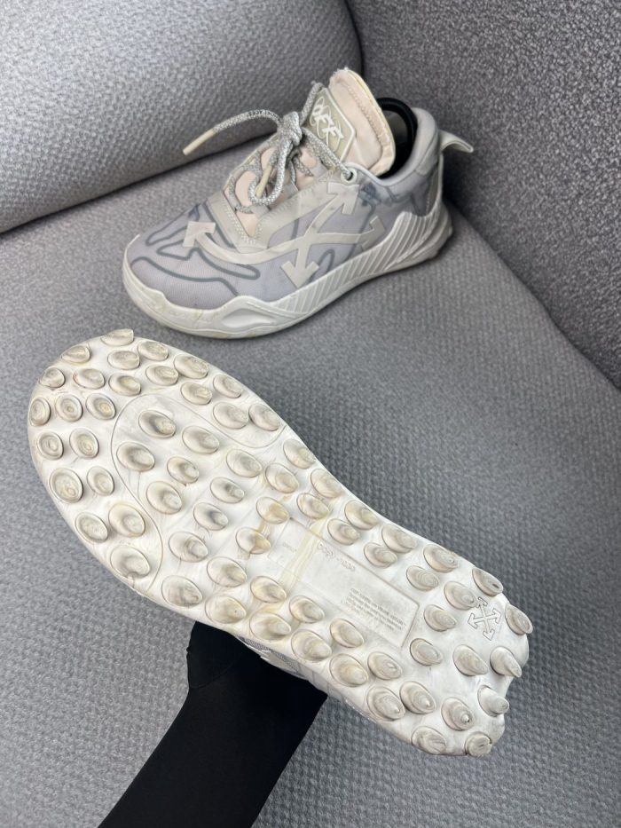 Tenis Off-White Con Logo - Image 5