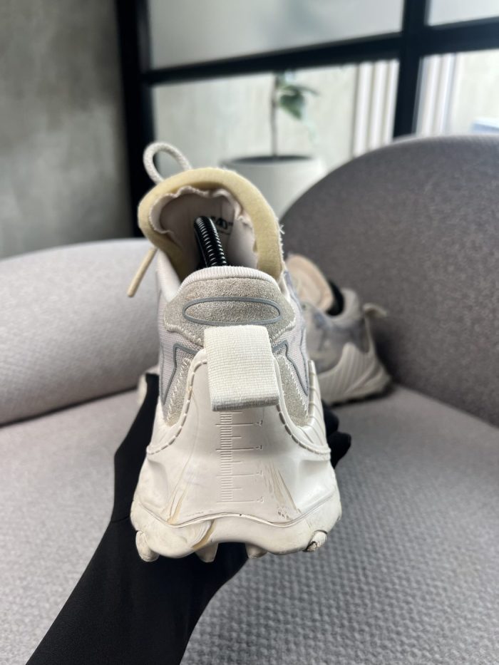Tenis Off-White Con Logo - Image 3