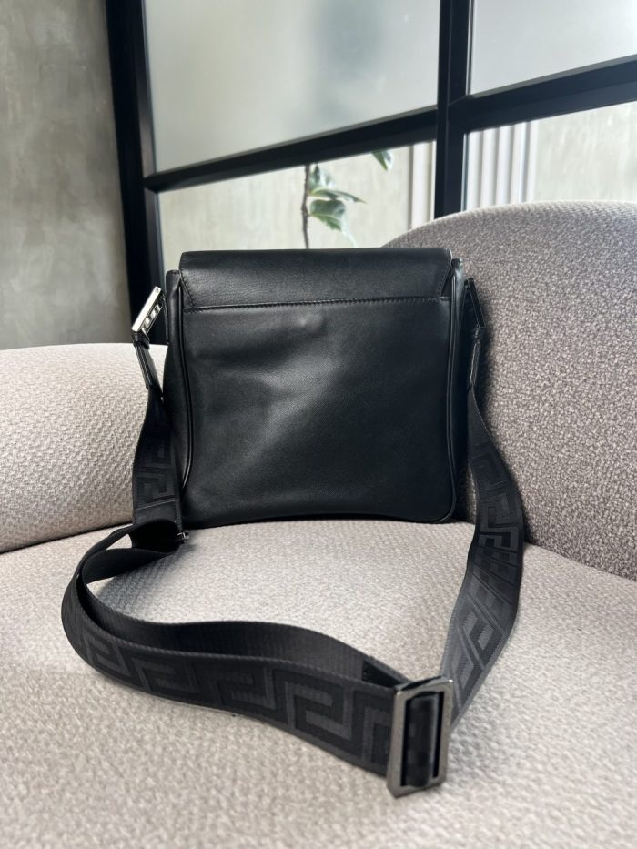 Bolso Versace Estilo Mensajero - Image 10
