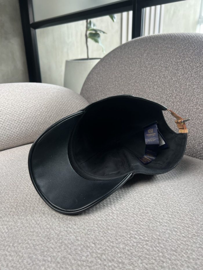 Gorra Louis Vuitton Con Logo Característico - Image 2