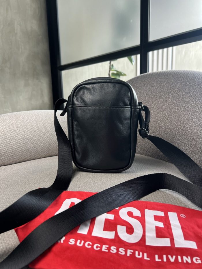 Bolso Diesel Con Logo - Image 7