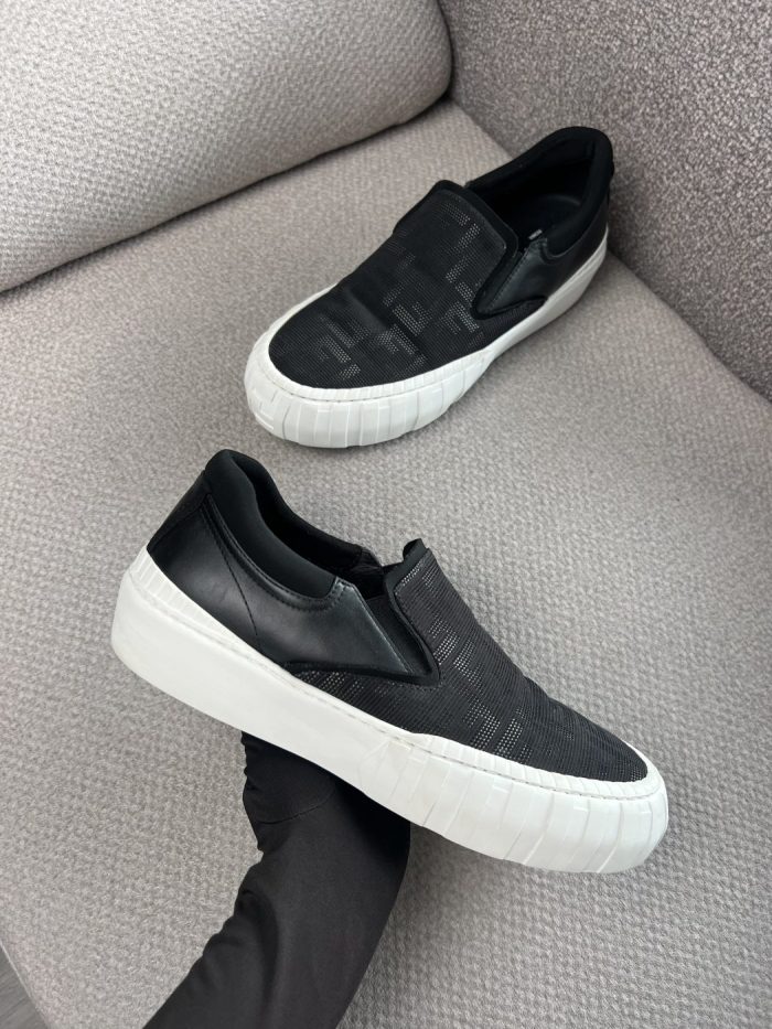 Tenis Fendi Con Estampado Característico - Image 2