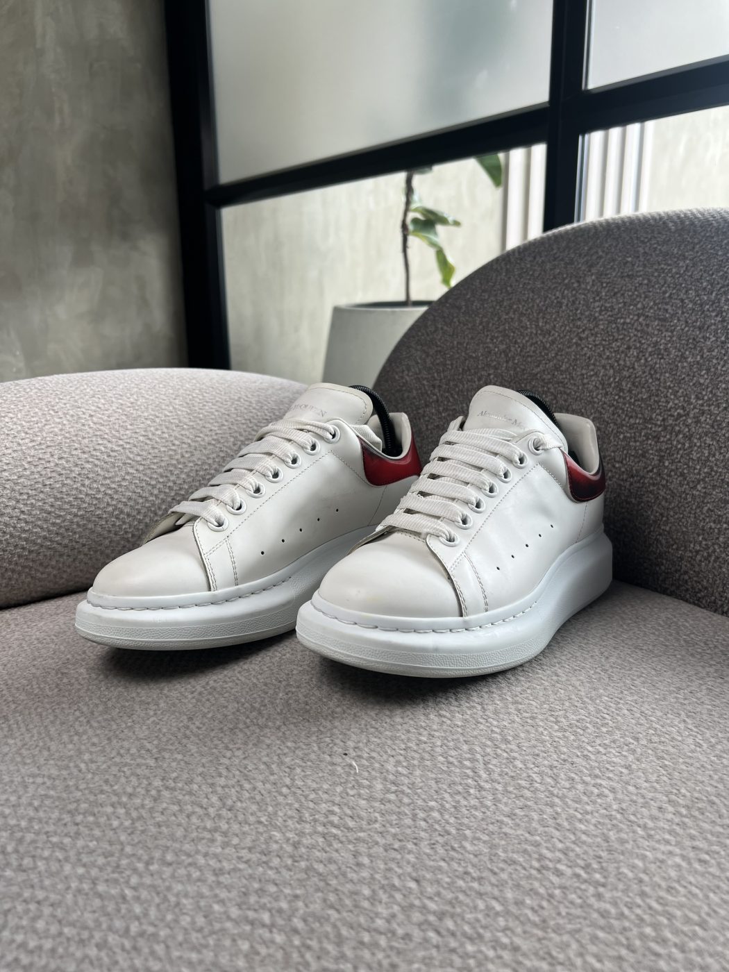img_9605 Tenis Alexander Mcqueen Oversize - Image 1