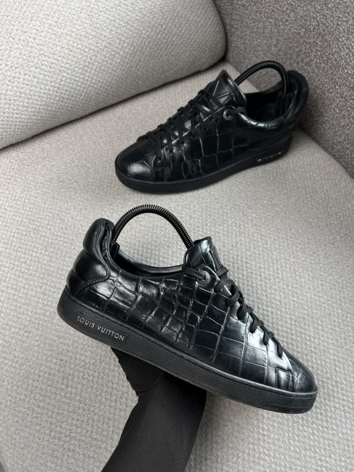 Tenis Louis Vuitton Frontow Piel Con Relieve De Cocodrilo - Image 2