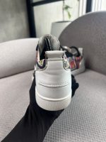 Tenis Christian Louboutin Con Estampado Gráfico - Image 3