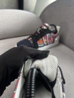 Tenis Christian Louboutin Con Estampado Gráfico - Image 4