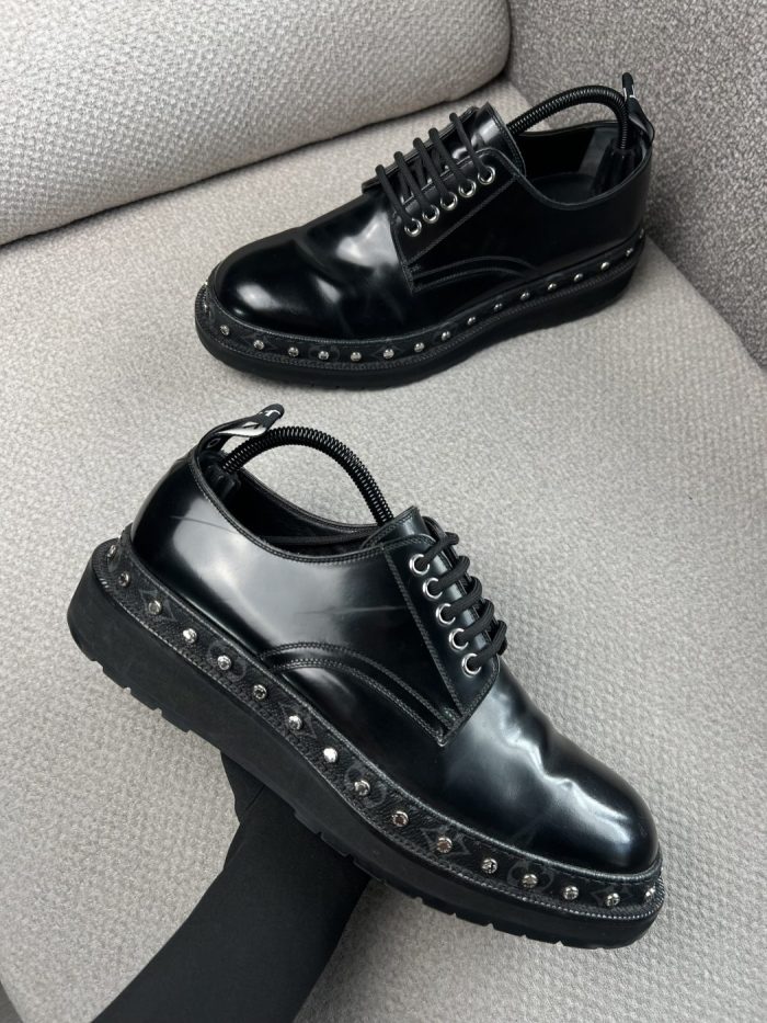 Zapatos Louis Vuitton Con Taches - Image 2